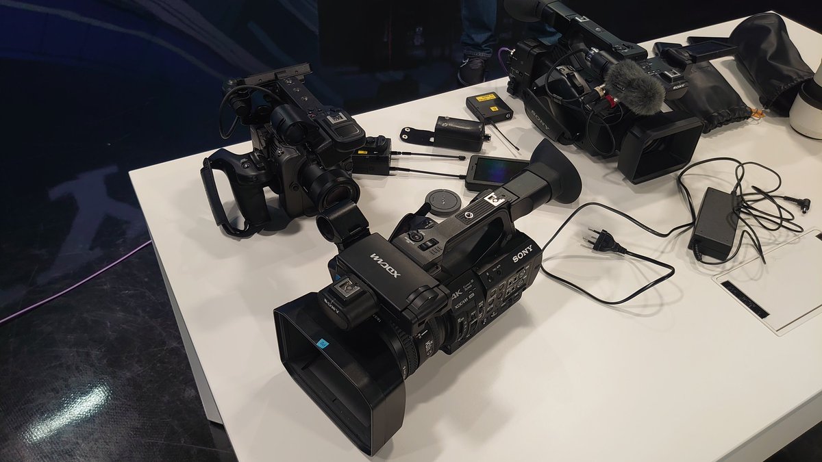 📹 Aprendiendo las novedades, características y flujos de trabajo de 3 cámaras #Sony: 
-Z190
-Z280
-FX6

De la mano de un experto como <a href="/AlvaroOrtizSanz/">Álvaro Ortiz - Zitro</a>