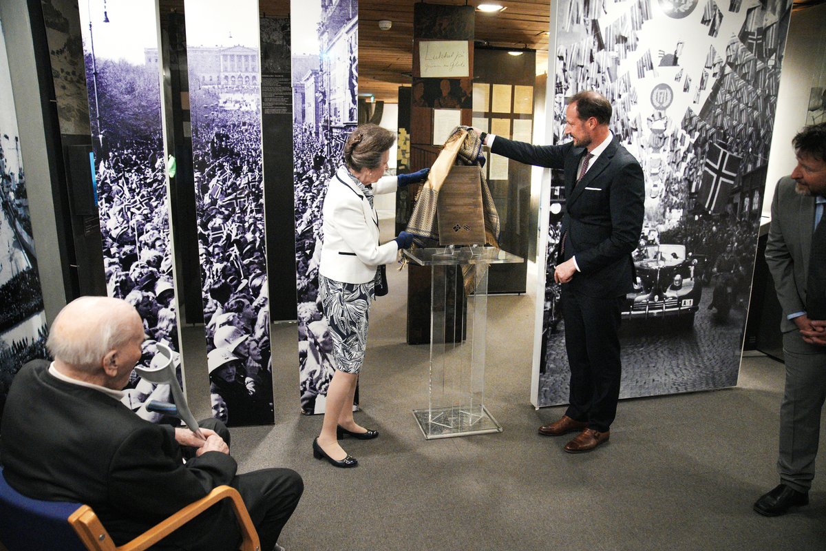 🇳🇴🇬🇧 The Princess Royal and The Crown Prince Haakon of Norway have visited the Norwegian Resistance Museum, where they unveiled a plaque commemorating the intelligence cooperation between the two nations during World War II. Her Royal Highness is on a three-day visit to Norway.
