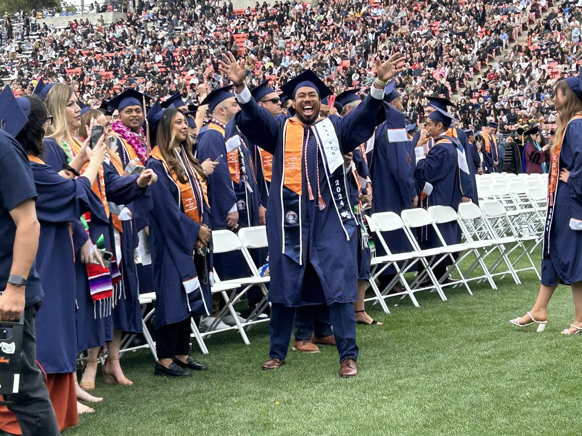 csuf's tweet photo. Congrats Jayce Smith, well done. #CSUFGRAD2024 https://t.co/vzbmI9mAP1