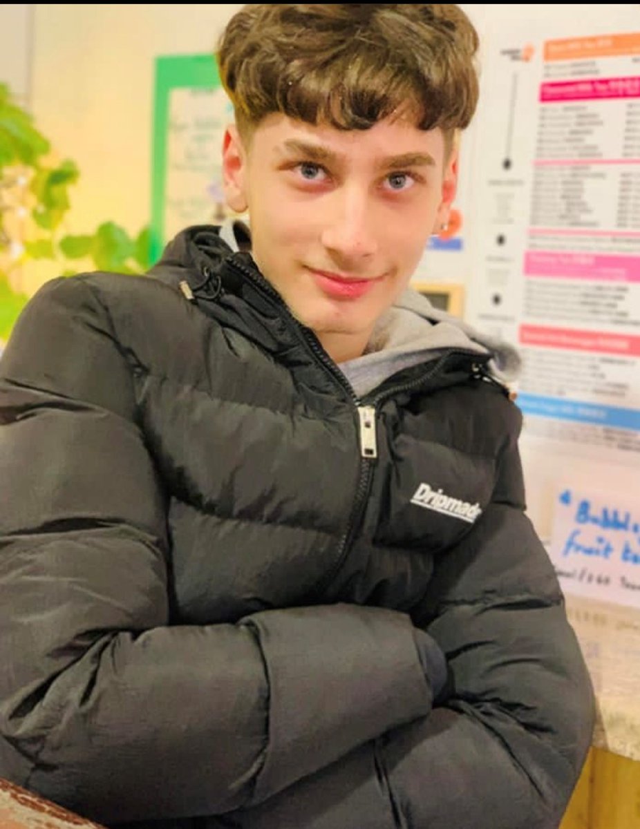 tombarton's tweet image. BREAKING: A second boy, who was rescued from the River Tyne on Saturday afternoon, has died in hospital.
The two boys who died have been named as David Radut, 14, and Aras Rudzianskas, 13. Both boys are from Newcastle.
📷 Aras (left); David (right)