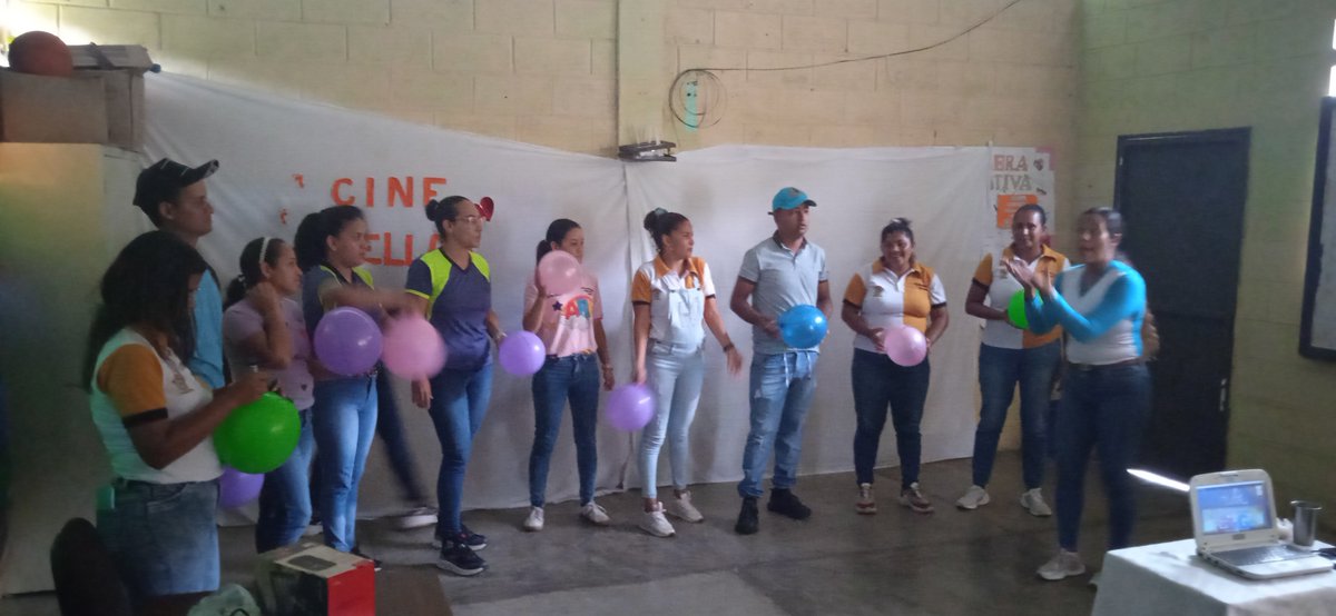 edixon_1978's tweet photo. 22MAY2024 Cine Huellas Amor de Chávez en el tiempo 
@AurimarVargas1
 @salasimonplanas
 @_LaAvanzadora
 @EleamerAbdala https://t.co/mFUDbu7OSr