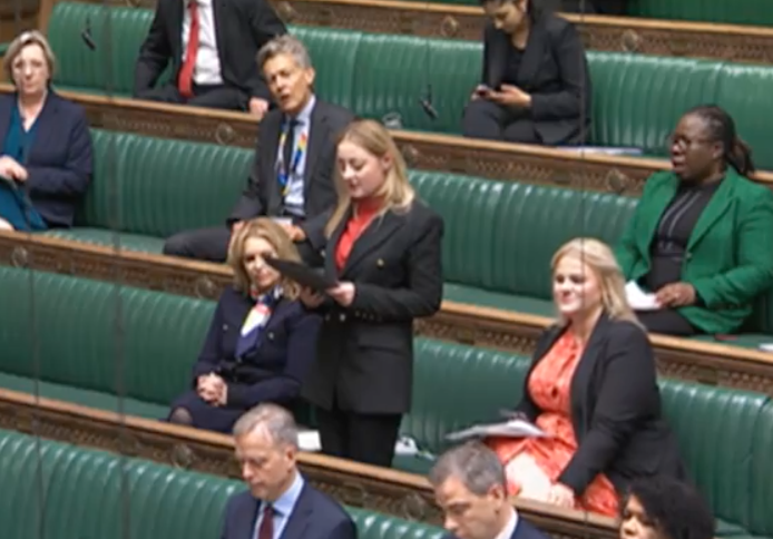 #DigitalExclusion is back in the Commons. MPs incl @Gen_Kitchen_MP ask about boosting connectivity for low-income households. Only 3% of eligible households use broadband social tariffs.🚨 Vulnerable customers need a better deal. Cut VAT on social tariffs to pass savings on.