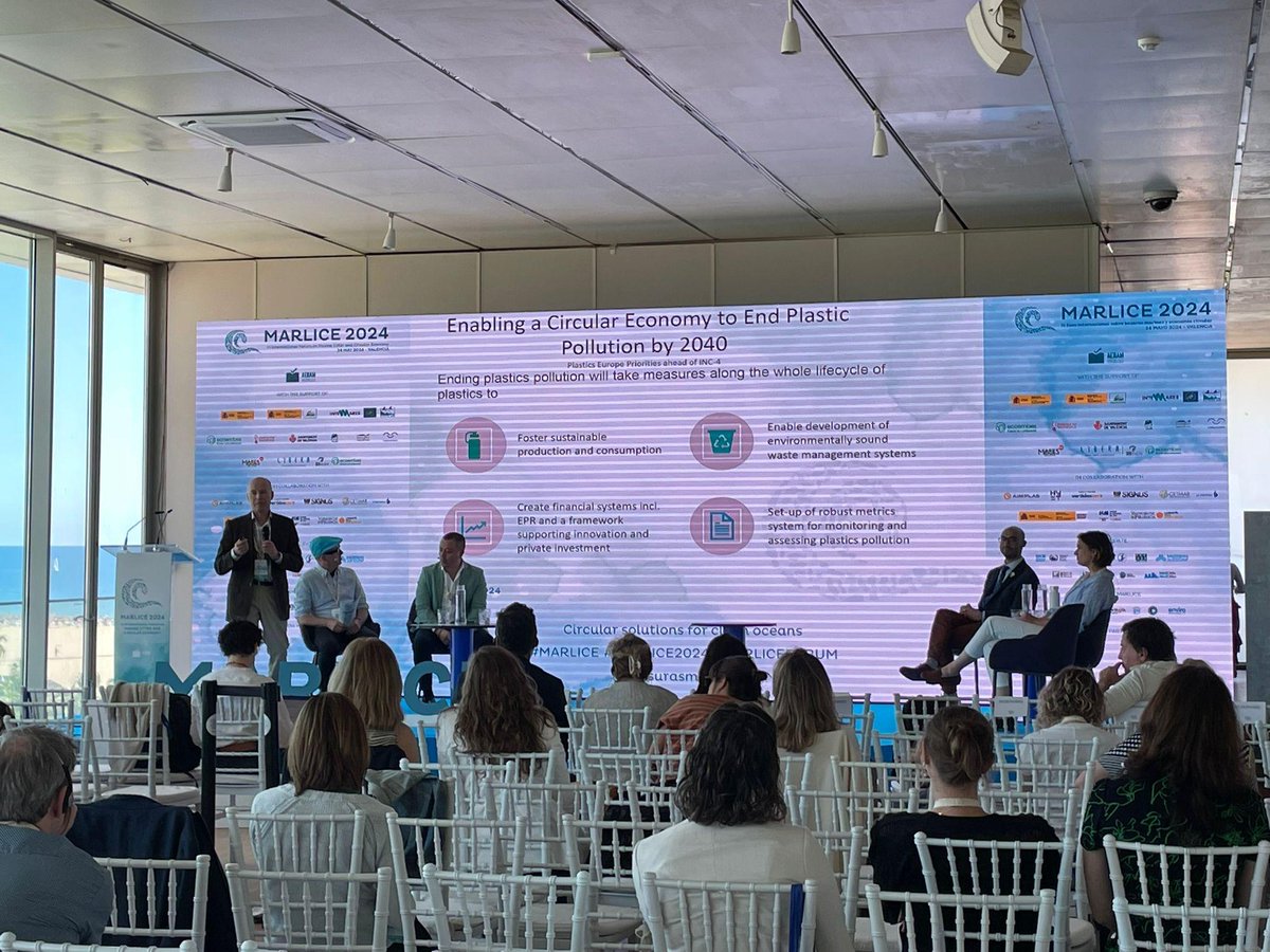 PlasticsEuropES's tweet image. ⚠️Nos preocupa la falta de avances en la creación de las políticas y el marco normativo necesarios que permitan acelerar la transición hacia la #Circularidad de los plásticos.
#PlasticsTransitionRoadmap