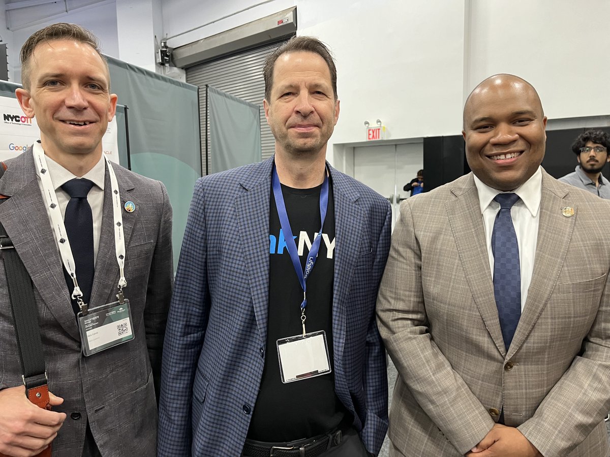 LinkNYC's tweet photo. Our CEO, @NickColvin, and @BoldynNetworks' President of Wireless, Robert Sokota, joined #NYCCTO Fraser of @NYCOfficeofTech at @SmartCityExpoUS. Together, we're bringing equitable deployment of next-gen technologies to our city's diverse communities. #LinkNYC #Link5G #SCEUSA24 https://t.co/PRmufNqaze