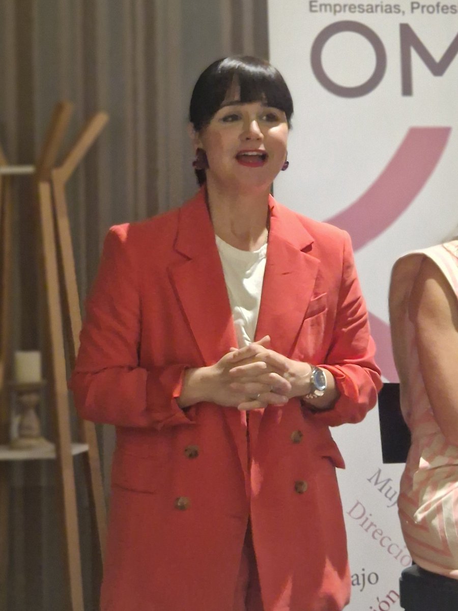 pepe_meseguer's tweet photo. Ayer, asistí a una jornada organizada por la Organización Murciana de Mujeres Empresarias, Profesionales y Directivas y El Corte Inglés, que se centró en la "Atención al Cliente como clave del éxito".

 Mi agradecimiento a María José Puche y a Santiago Sánchez por la invitación. https://t.co/OK4KNL34on