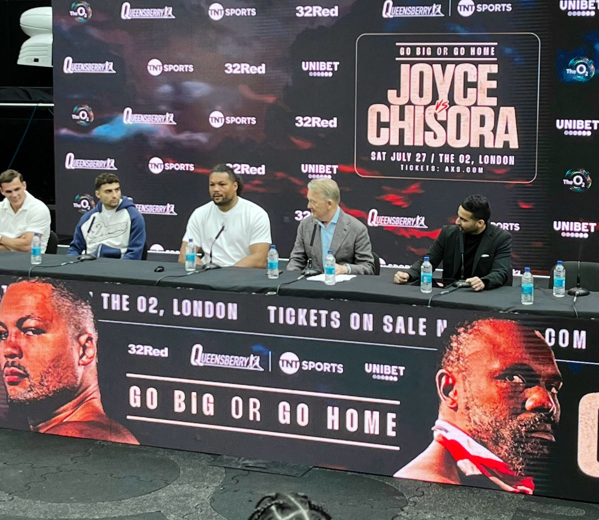 Frank Warren officially announces Joe Joyce vs Derek Chisora for July 27th at The O2 Arena.

He does so without Derek Chisora being present, with everyone having waited since 3pm for his arrival.

Boxing gonna boxing…

#Boxing #JoyceChisora