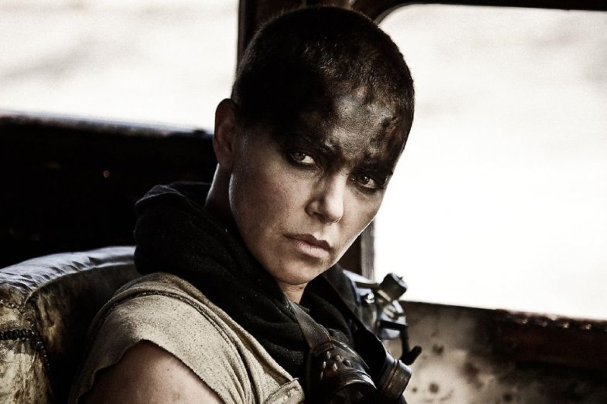 Roybattyforever's tweet photo. Esta semana se estrena "Furiosa", la esperada precuela de la increíble "Mad Max: Fury road", y qué mejor momento para contar curiosidades sobre la saga completa, incluyendo la trilogía original de George Miller y protagonizada por Mel Gibson.

Va hilo👇

Vais a flipar.