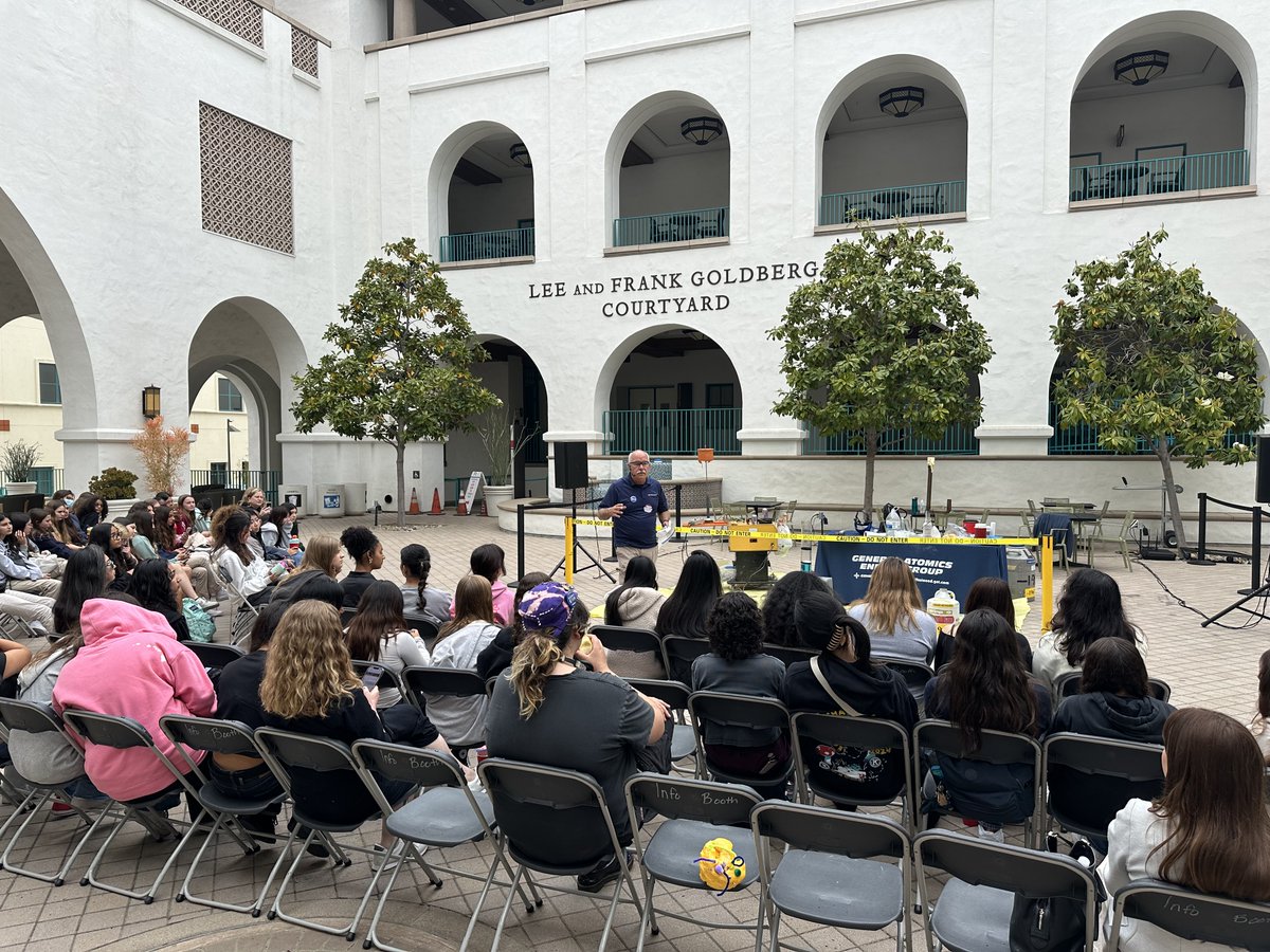 GeneralAtomics's tweet image. Our female scientists and engineers had an incredible time speaking with 7th-10th grade girls at the Young Women&apos;s Conference in STEM - West, hosted by @PPPLab, last Friday at @SDSU! Big thanks to those who stopped by our booth! #stemeducation #stemevent #womeninstem #physics