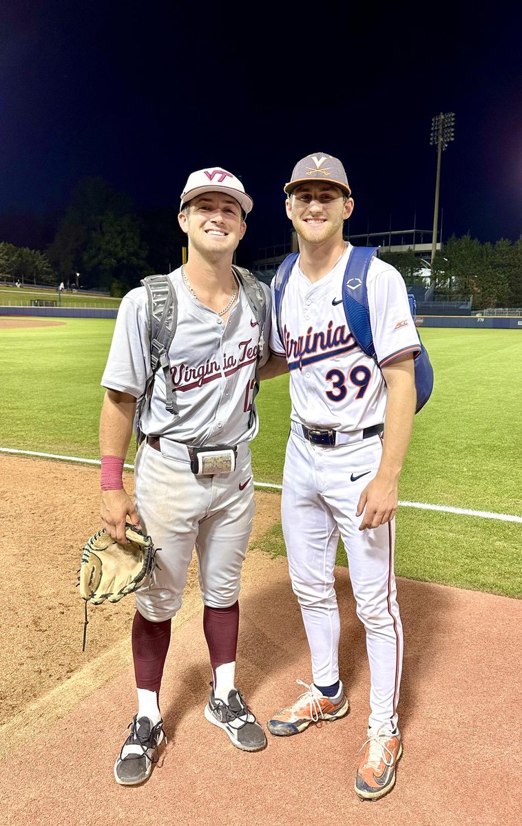 That was former Abingdon High School teammates Chase Hungate and Ethan Gibson facing off in last Saturday's classic Commonwealth Clash game between Virginia and Virginia Tech. That headlines the latest #LocalsInCollege Notebook: heraldcourier.com/sports/locals-…