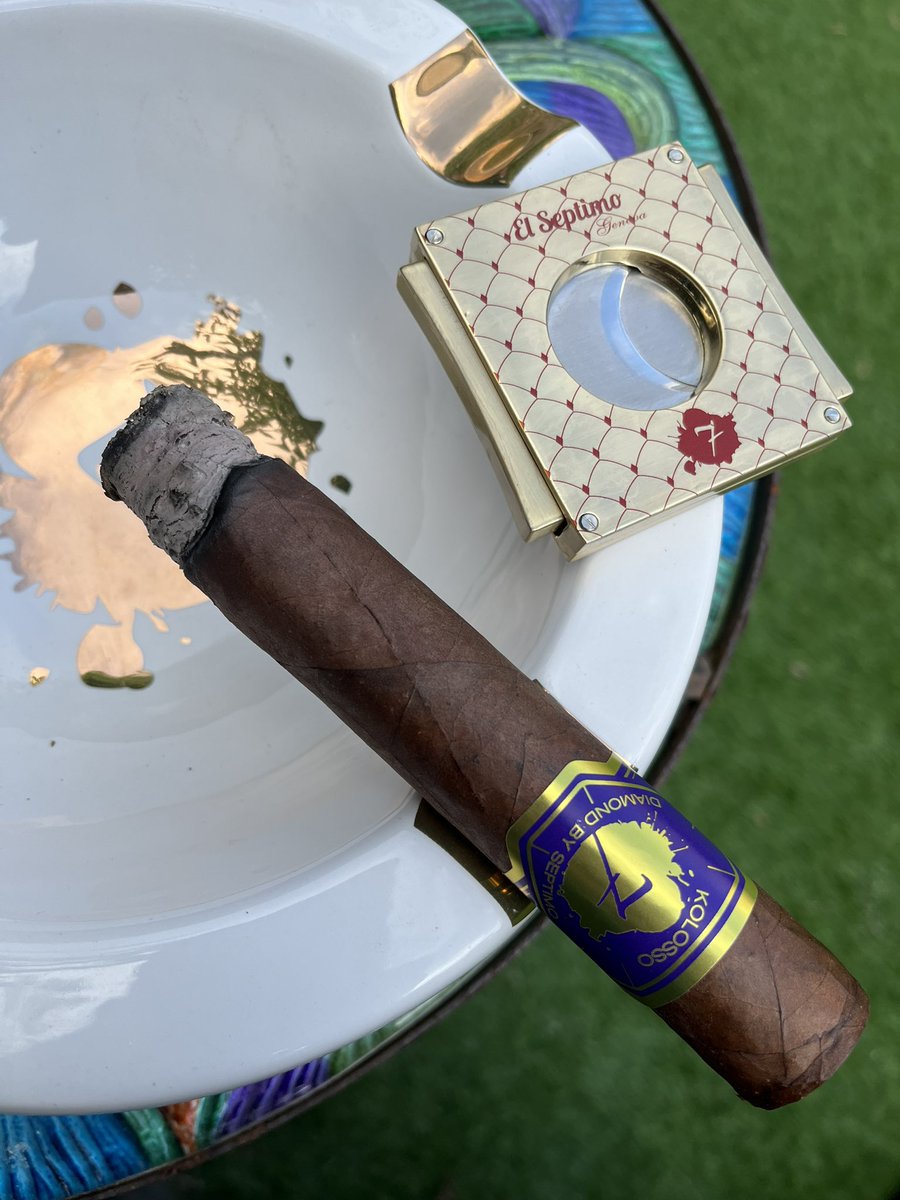 El Septimo Kolosso isn’t just a smoke; it’s an experience that invites you to kick back and savor life’s moments. #elseptimoceo #elseptimocigars #elseptimo #cigaroftheday #cigar #cigarsmoker #cigartime #cigarlover #cigarpassion #cigarsociety