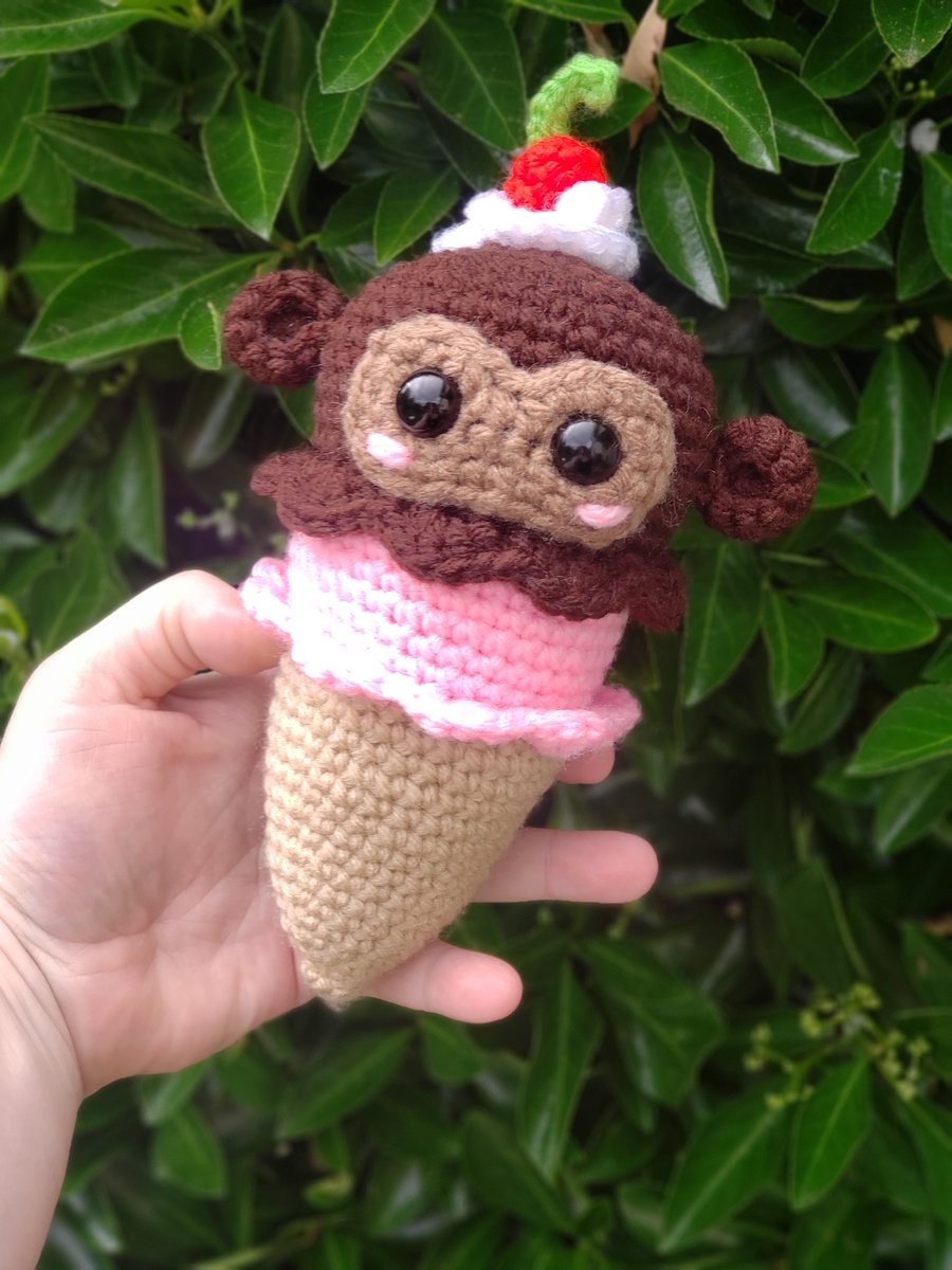 KaTapillars_Art's tweet photo. Here some monkey-a-round ice cream for your feed to cool off! 
👀🤣

Happy Hump Day! Hope you get your hump on! 

#crochet #Amigurumi #pnwfiberart #kofiseller #monkeys #icecreamfun https://t.co/icgj7diVjL