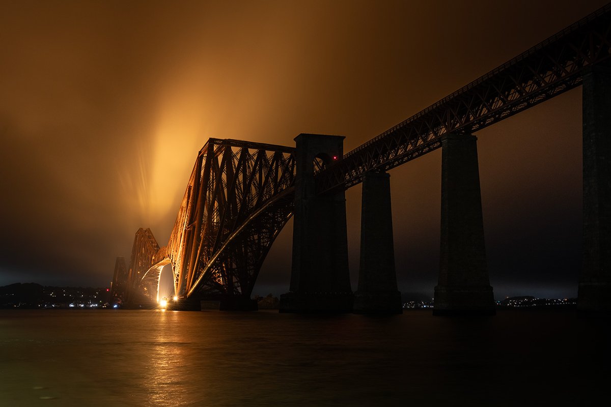 Cloud Art Installation (artist unknown) at the bridges last night - round about midnight so sadly couldn't get refreshed at @the_railbridge @TheForthBridges #ForthBridges