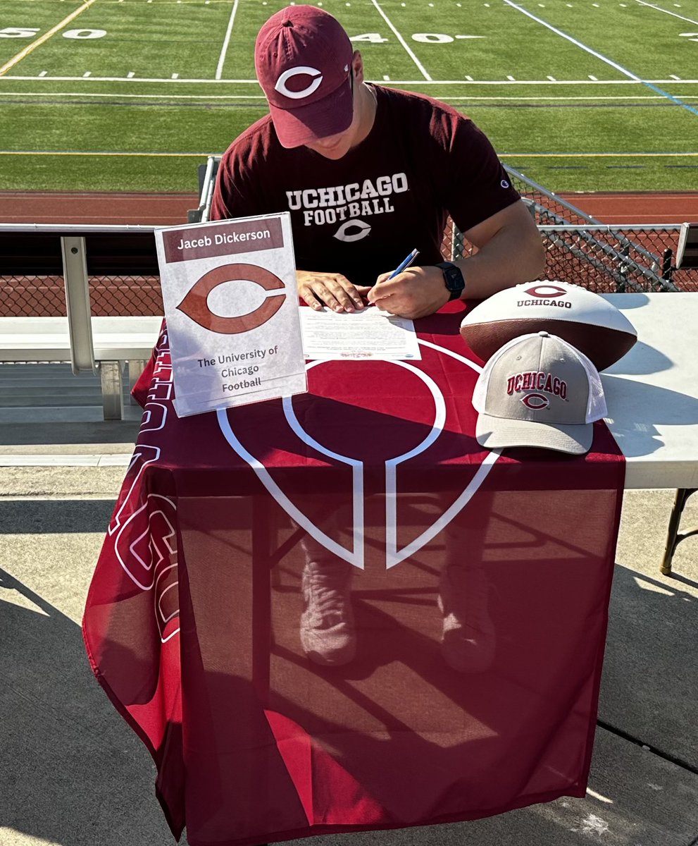 Jaceb Dickerson (@dickersonjaceb) on Twitter photo GASD College Athlete Signing Day!!! Thank you <a href="/CoachMheiser/">Matt Heiser</a> for everything over the past 4 + years, thank you <a href="/FBCoachTaylor/">Carlif Taylor</a> and <a href="/CoachTGilcrist/">TG</a> for recruiting me!!! - I can’t wait to be a #Maroon <a href="/Coach_Cheeks/">Vernon Cheeks</a> <a href="/Coach_Mandrews/">Max Andrews</a> <a href="/CoachMeck71/">Darrell Meckley</a> <a href="/UChicagoFB/">UChicago Football</a> #MaroonMade #ALLIN - GASD College Athlete Signing Day!!! Thank you <a href="/CoachMheiser/">Matt Heiser</a> for everything over the past 4 + years, thank you <a href="/FBCoachTaylor/">Carlif Taylor</a> and <a href="/CoachTGilcrist/">TG</a> for recruiting me!!! - I can’t wait to be a #Maroon <a href="/Coach_Cheeks/">Vernon Cheeks</a> <a href="/Coach_Mandrews/">Max Andrews</a> <a href="/CoachMeck71/">Darrell Meckley</a> <a href="/UChicagoFB/">UChicago Football</a> #MaroonMade #ALLIN -