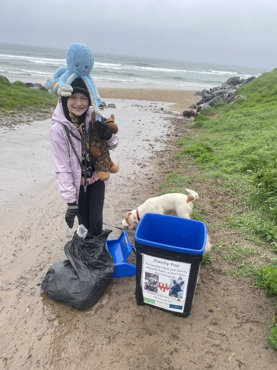 It’s a beautiful 🌧️ ☔️ rainy day still out protecting all my friends 🐞 🐛 🐜 🐇 🐿️ 🦔 🦊 #OllytheOctopus 🐙 🦭 🐬 🐳 🐠 🐦 🦢 💕 @KeepBritainTidy @NorthWildlife @Natures_Voice @mcsuk @wwf_uk @des_farrand @ArgyllSeaGlass @Hyperion_PSN @Bramblings22 @harding_rowena @JasperManUtd