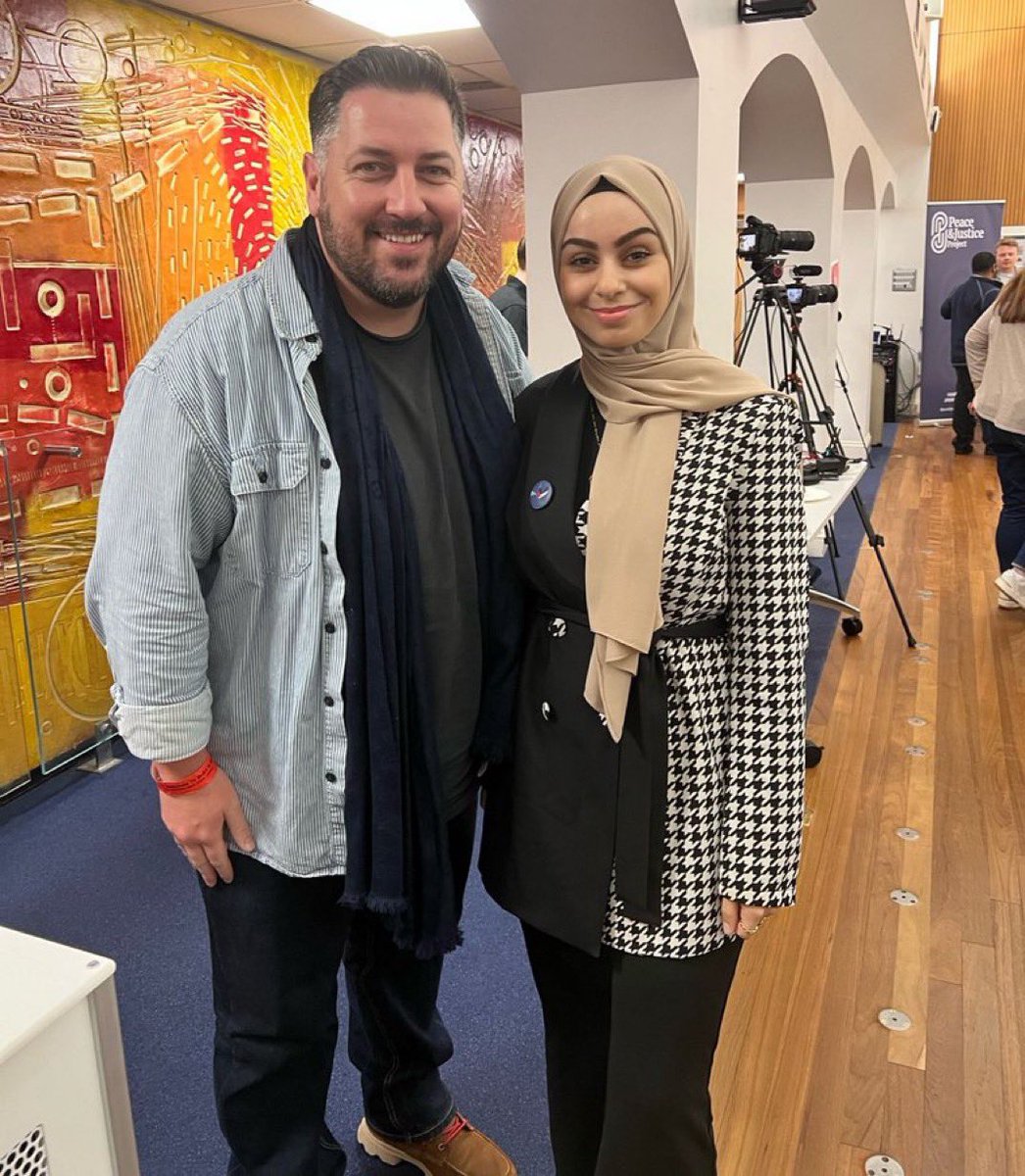 JamesEFoster's tweet photo. Two candidates I shall be rooting for- and helping- are brilliant @JeremyCorbyn & brilliant @LeanneMohamad.
A real privilege to meet them both earlier in the year and they have my full support during the forthcoming General Election campaign.
#UnseatWes #KeepCorbyn https://t.co/CqR9PrHwG5