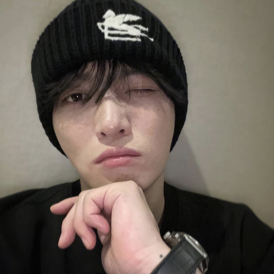 My eyes were unwilling to rest, perhaps due to a late-night craving for a snack.