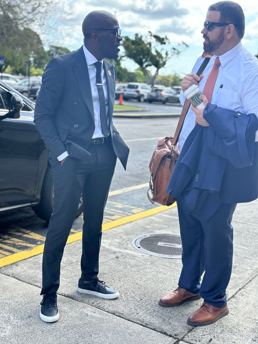 RLStephens3_'s tweet photo. Had an incredible time attending the VIP tour and Career Expo at @kippmiami, inspiring young minds and exploring future opportunities. I also enjoyed a brief but meaningful visit to @mdcnorth to catch up with President Vazquez and Dean Lewis. #KIPPMiami #MDCNorth #CareerExpo https://t.co/HIlH6IiQLU