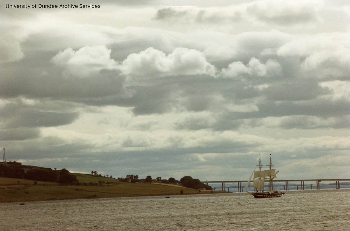 #ThrowbackThursday 1994 shot taken by Dickson Park of the replica of Drake's Golden Hinde on the Tay after her visit to #Dundee #Archives #DundeeUniCulture