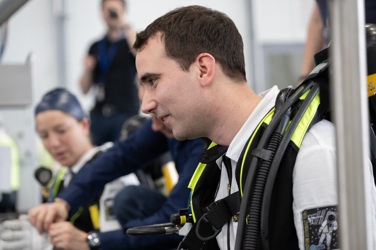 Astro_Alex's tweet image. Congratulations, @Soph_astro and @Raph_Astro! 🎉 Today, at the #SpaceSummit in Brussels, they received their first mission assignments. As the first of #TheHoppers to launch to the #ISS their missions are slated for 2026. Now it&apos;s time for mission-specific training. Exciting…