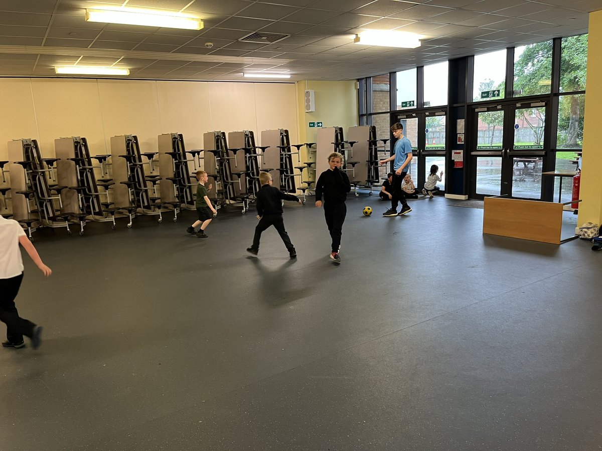 More work experiance for out <a href="/BellshillPe/">Bellshill Academy PE</a> wider achievement academy pupils ✅. This time our S4 cohort. Our S4s completed their <a href="/LshipSkillsFdn/">Leadership Skills Foundation</a> SCQF level 4 sports leaders qualification this year and are now out delivering extracurricular clubs in our primaries 🔥 <a href="/BellshillA/">Bellshill Academy</a>