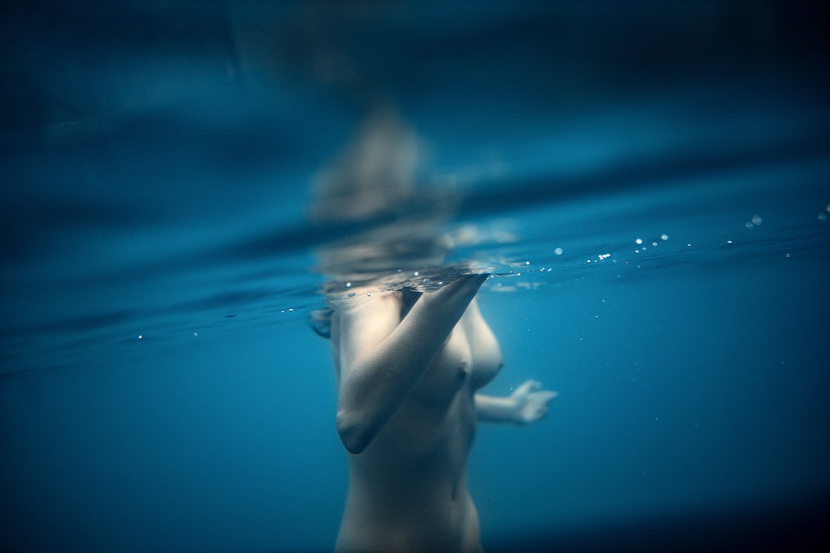 Blau part:2/2
📷𝗖𝗮𝗻𝗼𝗻 𝗥𝗣 + 𝗦𝗶𝗴𝗺𝗮 𝟮𝟰𝗺𝗺 𝗳/𝟭.𝟰 𝗔𝗿𝘁