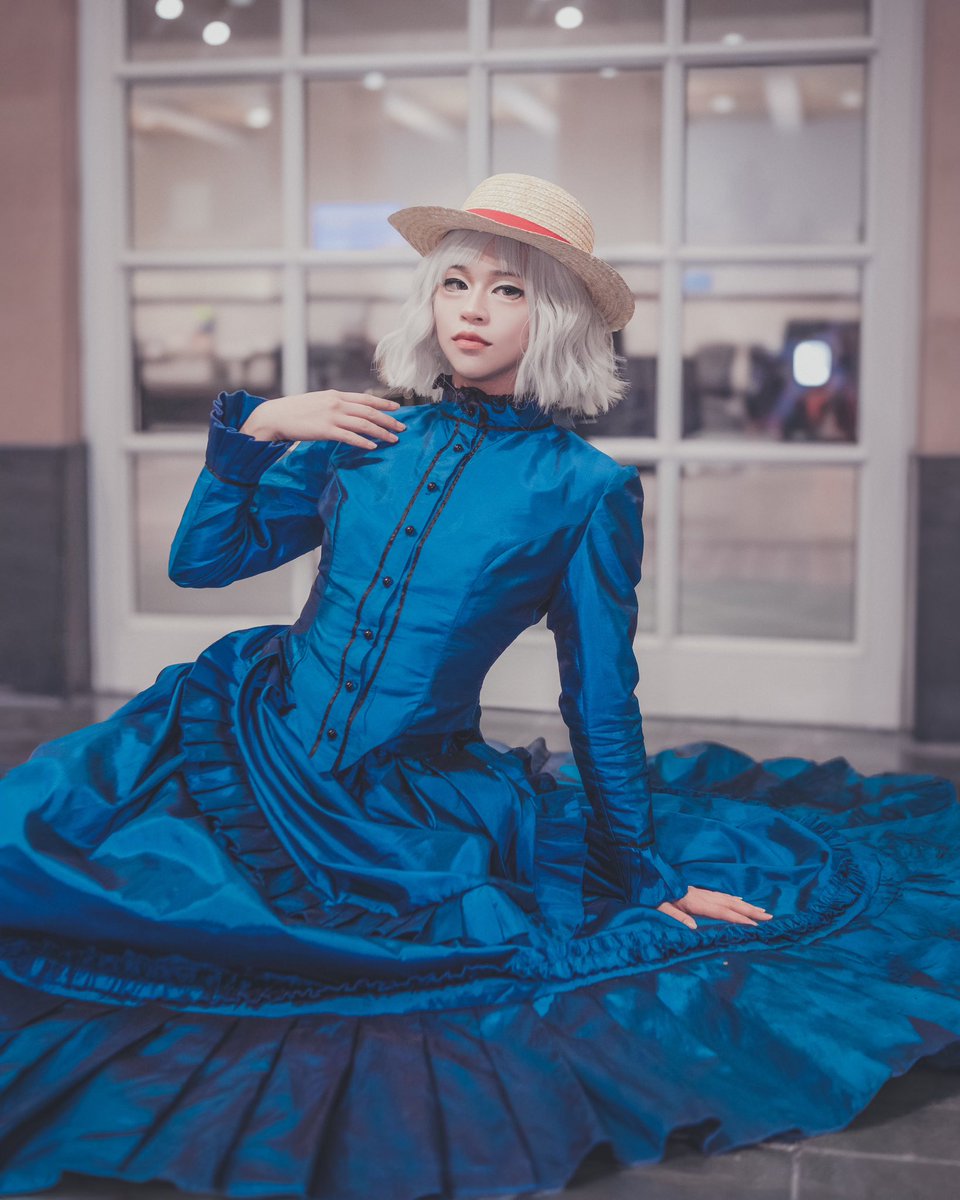 quuebd's tweet photo. 𝘐 𝘥𝘰𝘯’𝘵 𝘸𝘢𝘯𝘵 𝘵𝘰 𝘧𝘰𝘳𝘨𝘦𝘵 𝘩𝘰𝘸 𝘐 𝘧𝘦𝘦𝘭 𝘵𝘰𝘥𝘢𝘺.
I NEVER cos female characters but this dress was so pretty, I couldn’t not get it 🥺
📸: ziggsphoto (IG)
#sophiehattercosplay #howlsmovingcastlecosplay https://t.co/gDEjDQZJf6