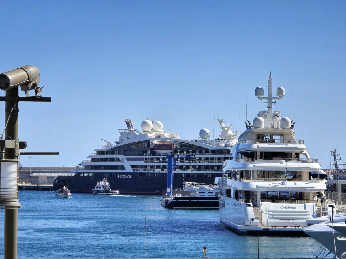 cd_land's tweet photo. Nouveau bateau de croisière amarré au port de Nice ! 🛳
#PortdeNice #PortLympia #NiceCotedAzur #FrenchRiviera #CotedAzurFrance #visitNice https://t.co/FZNGHBxqqJ