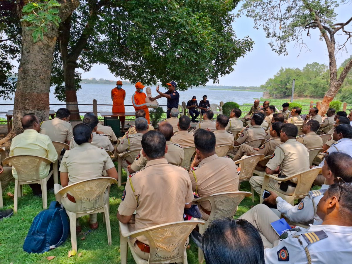 05NDRF's tweet photo. #DMtraining
#team05NDRF conducted practical training for pre-monsoon disaster management with Nagpur's Special Branch Police.
“Preparedness is the key to effective disaster management.” #NDRF 🚨 #NagpurPolice 👮♂️ #DisasterManagement 🌧️
@ndmaindia
@NDRFHQ
@SDMAMaharashtra
@ANI https://t.co/Q0zr2wbqti