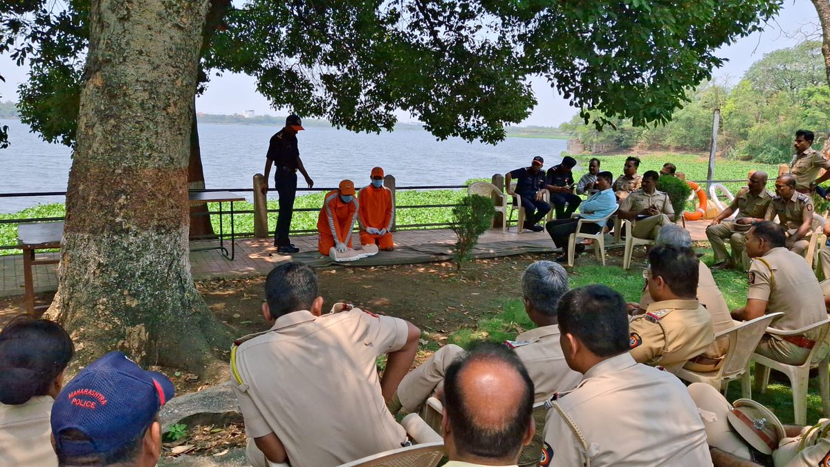05NDRF's tweet photo. #DMtraining
#team05NDRF conducted practical training for pre-monsoon disaster management with Nagpur's Special Branch Police.
“Preparedness is the key to effective disaster management.” #NDRF 🚨 #NagpurPolice 👮♂️ #DisasterManagement 🌧️
@ndmaindia
@NDRFHQ
@SDMAMaharashtra
@ANI https://t.co/Q0zr2wbqti