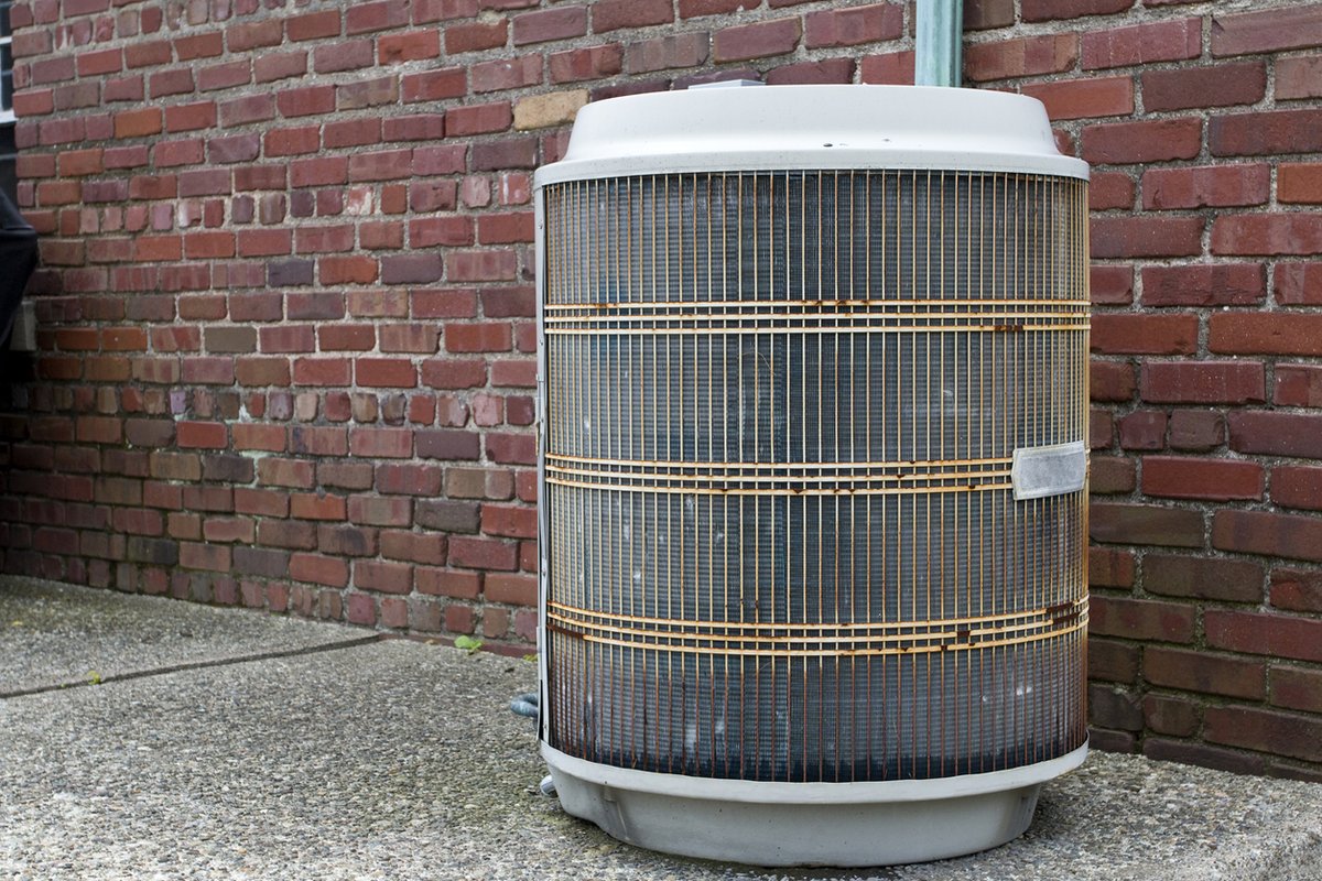 customairheatfl's tweet image. Saltwater in the air can corrode and deteriorate the metal on your AC unit if you live near the coast. Make sure to regularly schedule inspections and maintenance to keep it in top-notch shape! #ACTips #CoolTips