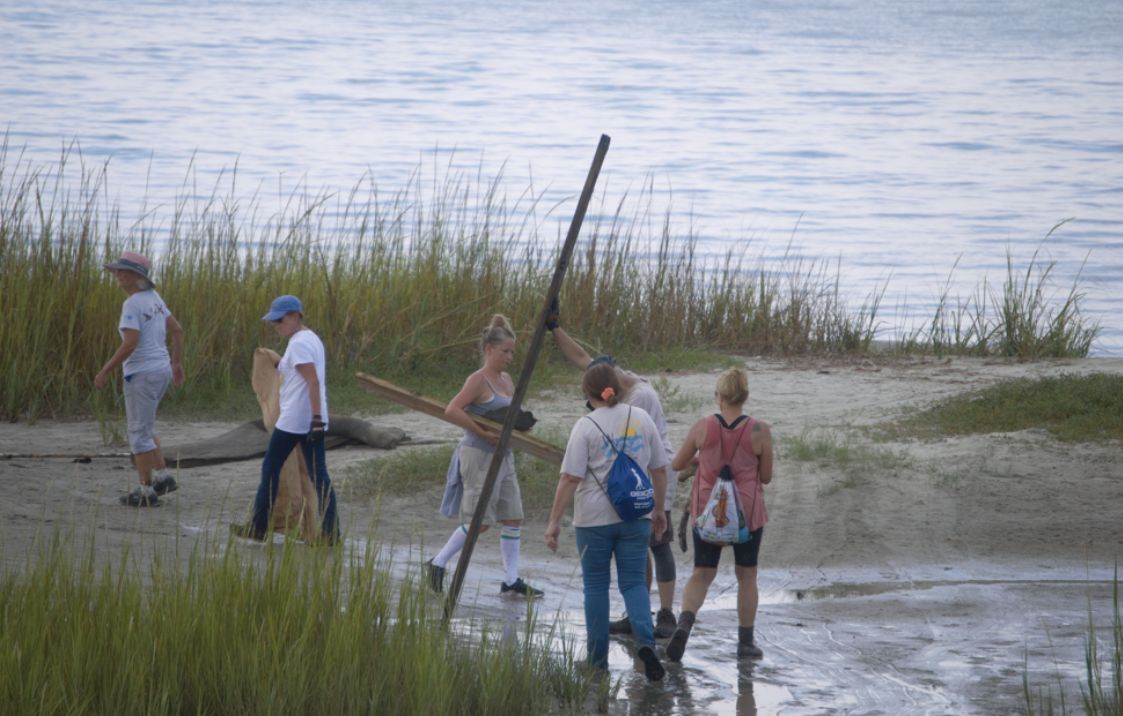 Do you know that over 20 years ago governments started limiting the use of chemically treated wood? buff.ly/3Qo1C6K #realcoastaldifference #lowcountrylife #coastalcleanup #adventure #boat #boating #charleston #cleanup #coastal #coastalliving #coastline #donation ##fish