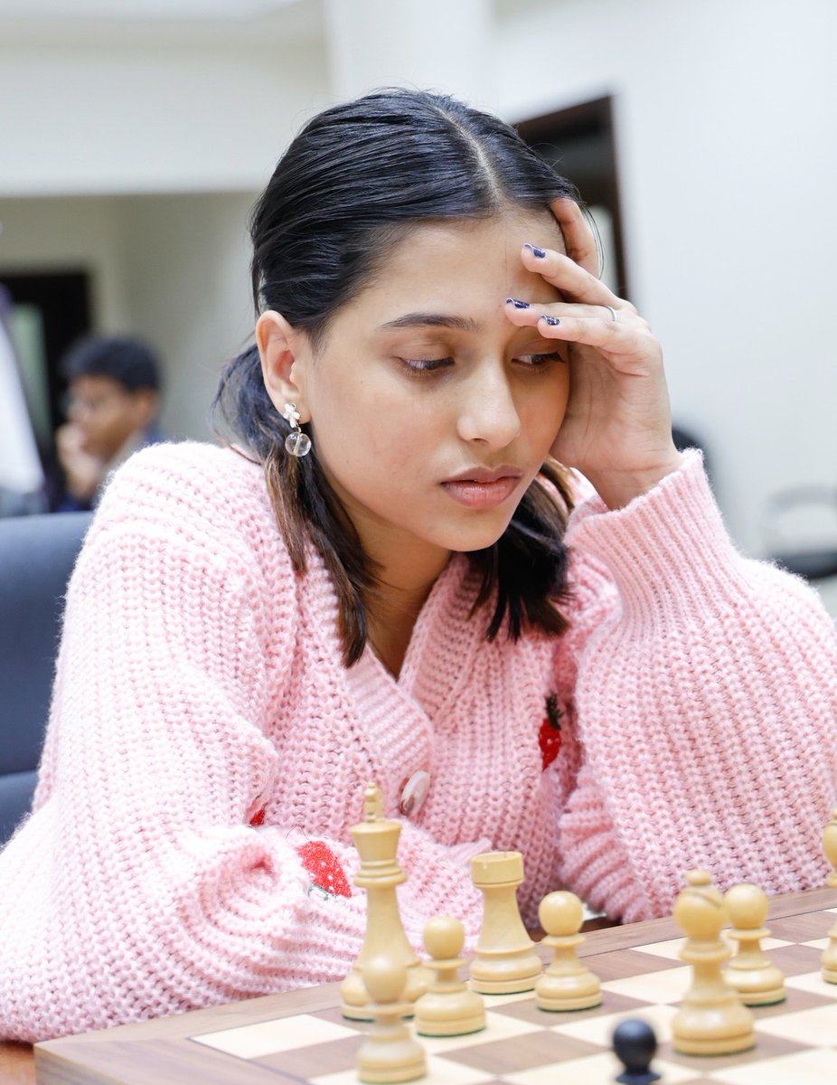 OnTheQueenside's tweet photo. DIVYA DESHMUKH WINS THE SHARJAH CHALLENGERS!!!!!! 🥳🥳🥳🥳🥳🥳

It's the best win of an open by any woman I think since Lei Tingjie won the Sevilla Open in 2018! 🤯

https://t.co/g85ympbvMr
📷: Aditya Sur Roy
#chess #womeninchess https://t.co/EmRJyC9nAu