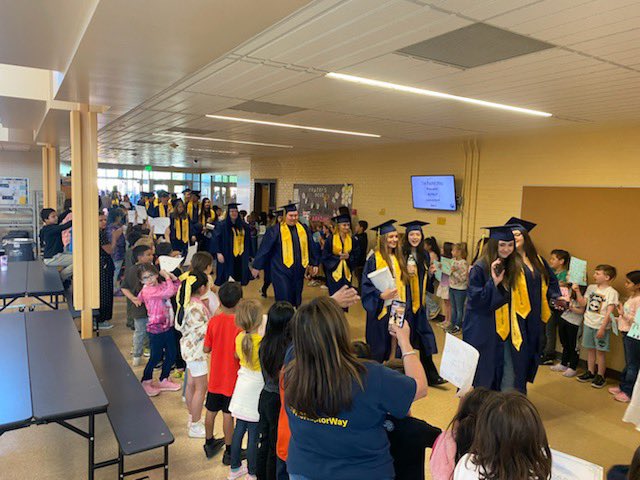 ThunderValleyK8's tweet photo. What a great morning celebrating our 2024 graduates as they walked our halls and were cheered by our students! @CatrinaEstrada @SVVSDBissonette @SVVSDsupt @SVVSDdeputy @SandraVazquezSV @MatthewSRomig @gelwood878 #StVrainStorm https://t.co/64UBwJFb76