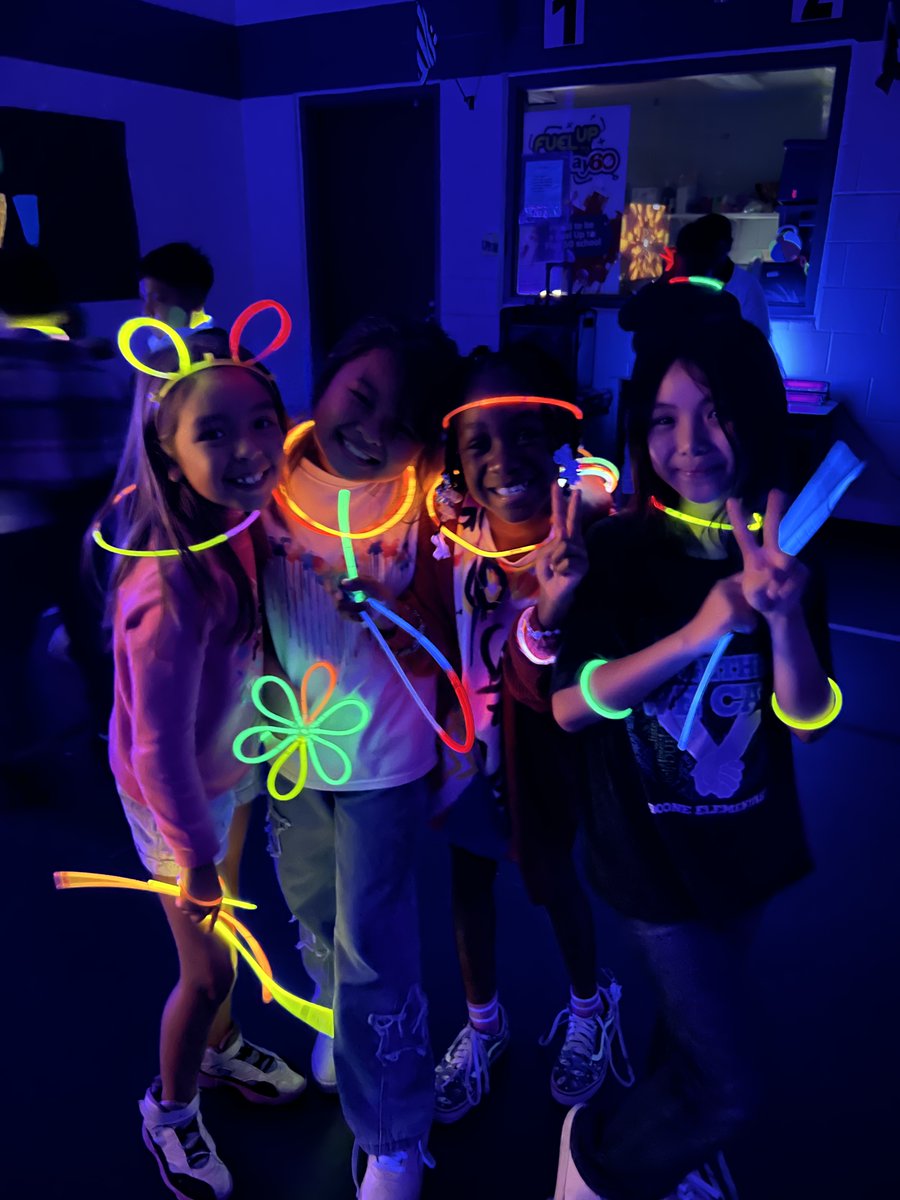 boonelementary's tweet photo. End of the year Glow Party!!
#WeAreAlief
#boonebears
#AliefProud
@AliefISD 
@marlomolinaro https://t.co/tBZmQDI9jU