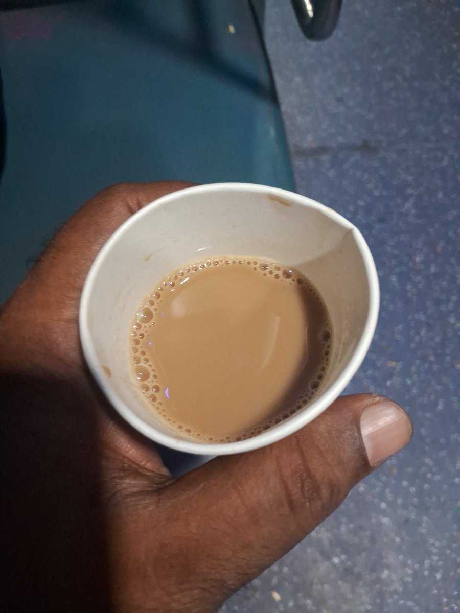 AbirChatte3482's tweet photo. @IRCTCofficial PNR:2415190810,Trn: 12308,berth num s1 42, mera num 8252400107,sir ji eh cup of tea ka eh quality hai sat mai quanty bhi kiya hai,kiya sir ji aplog kiya laga rakha hai eh koi tea hai,kaisa ek smell ah raha hai. https://t.co/M8z9gOYYaG