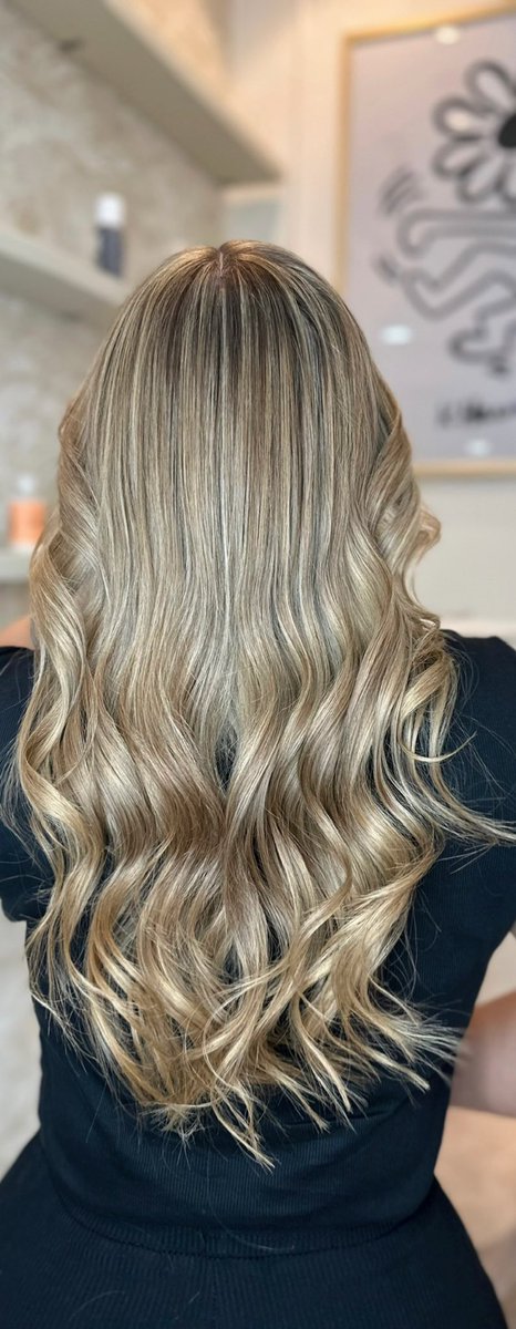 barbaraop9730's tweet photo. Para las que me preguntan de mi cabello, @becc_studio es responsable de mantenerlo así de lindo😍💆🏼‍♀️ https://t.co/e8VNhvbAEY