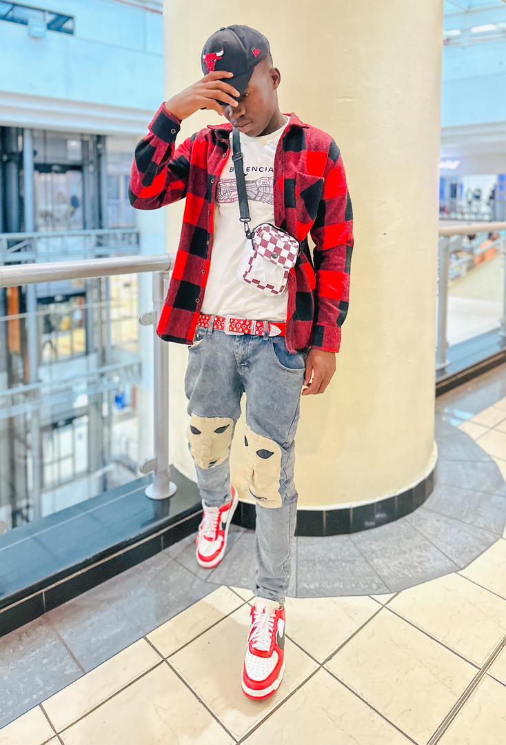albert_makoni's tweet photo. Wishing myself a happy birthday filled with love joy.and all favorite things  l pray to God May this new age be even better than the last Happy birthday to me 🎁 https://t.co/Aap98MokEN
