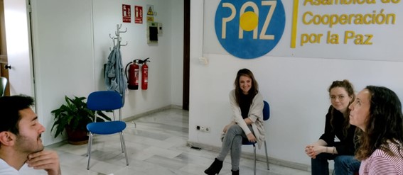 ACPPAndalucia's tweet photo. En abril comenzamos un proceso de trabajo formativo con la Asociación Convives sobre PRÁCTICAS RESTAURATIVAS en los modelos de Convivencia Escolar 🤩 ¡Aquí nos veis en las primeras sesiones, con toda la ilusión y mucho interés!
#ACPP #AACID #Andalucia https://t.co/QOGupTqLmf