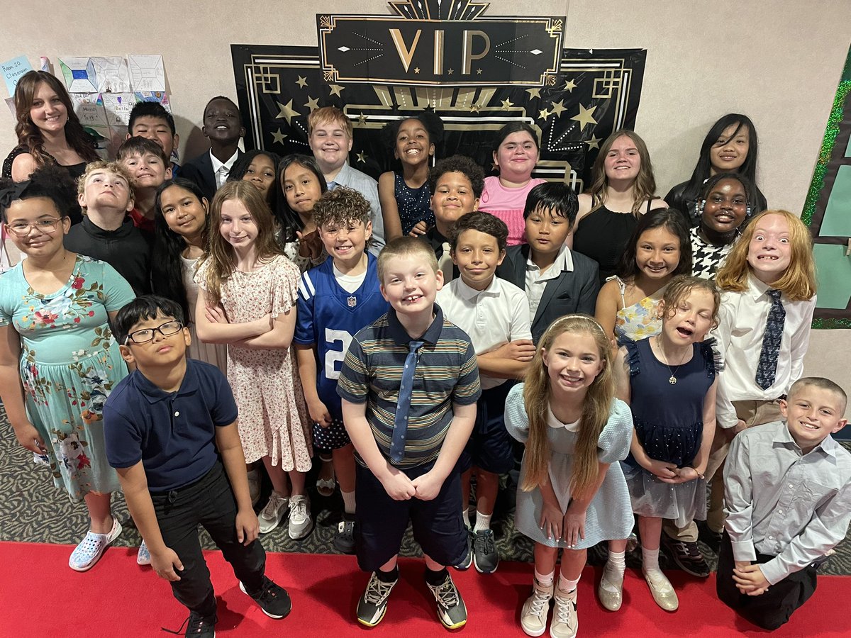 Bnpurdue's tweet photo. Looking fancy on the red carpet for awards! #LoveBeingARocket https://t.co/F08zilnf2x