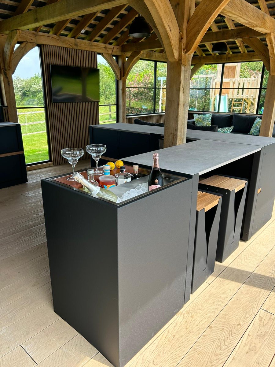 GrilloLiving's tweet photo. The perfect mix of comfort and kitchen 🏡

See more project inspiration on our website: https://t.co/IpJAHUWIoC

#outdoorkitchen #outdoorkitchens #grillo #outdoorliving #bbq #gardenkitchen #gardendesign #home #house #garden https://t.co/42ZqKt37hY