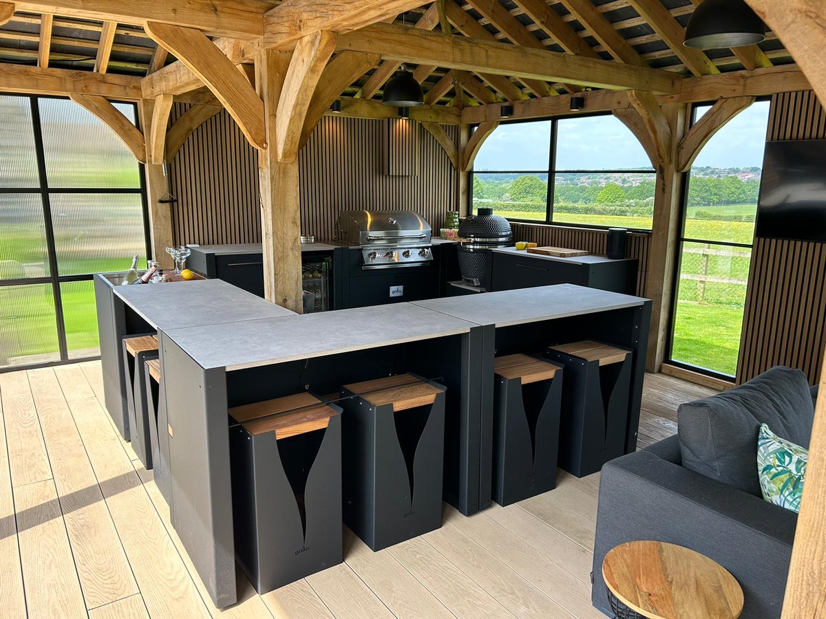GrilloLiving's tweet photo. The perfect mix of comfort and kitchen 🏡

See more project inspiration on our website: https://t.co/IpJAHUWIoC

#outdoorkitchen #outdoorkitchens #grillo #outdoorliving #bbq #gardenkitchen #gardendesign #home #house #garden https://t.co/42ZqKt37hY