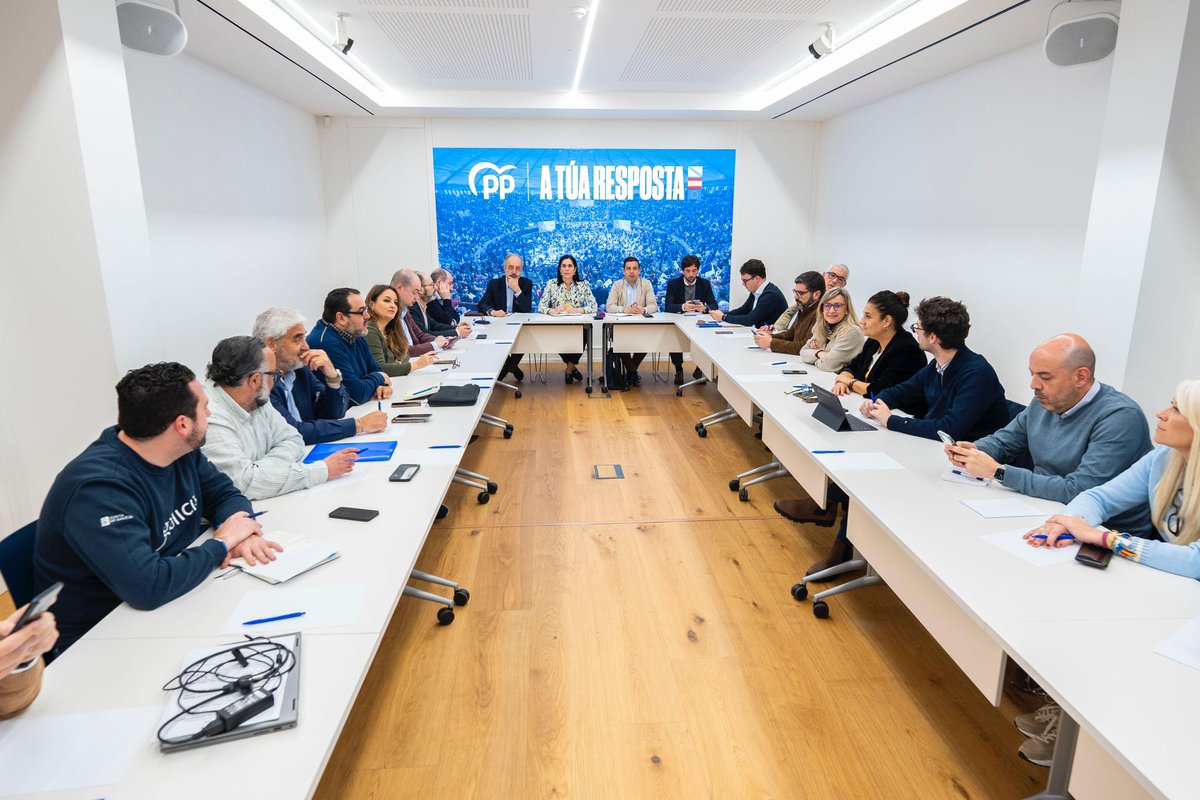 Todo listo para ser a resposta de Galicia en Europa! 🇪🇺

Temos os candidatos mellor preparados, o equipo máis profesional e unha afición digna de admiración: todos os galegos e galegas que votarán polo único partido que verdadeiramente defende os seus intereses.

#ATúaResposta