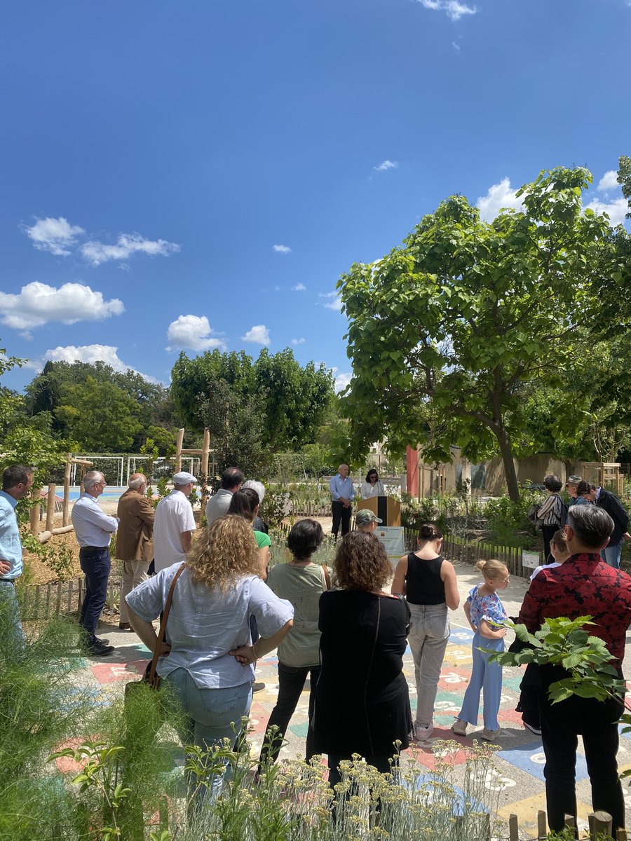 Retour sur l’#inauguration de la cour de l’école de l’ Argelier 👏 Une approche #éducative et #écologique, un projet qui répond aux enjeux #environnementaux et qui 'devait se réaliser à l'échelle du temps des enfants sur une année scolaire' - Isabelle Plaud, adjointe au maire.