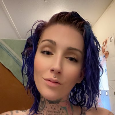 kayleebadddd's tweet photo. #NewProfilePic https://t.co/EQ8oSScxAH