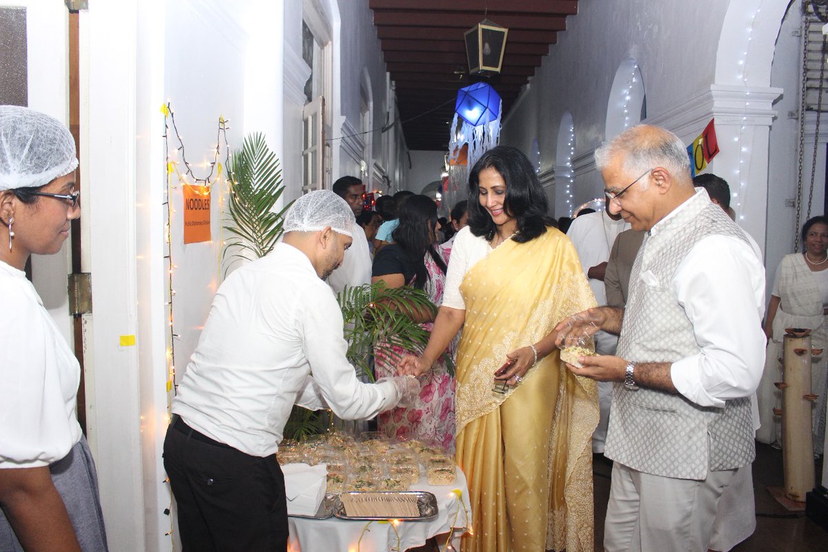 In commemoration of #Vesak, @MFA_SriLanka organized 'Buddha Rashmi' Vesak Mangalya comprising Buddha Pooja, a Vesak Pandol, Bhakti Gee and Dansala with the participation of diplomatic corps, MFA staff and their families. #DiplomacyLK #lka