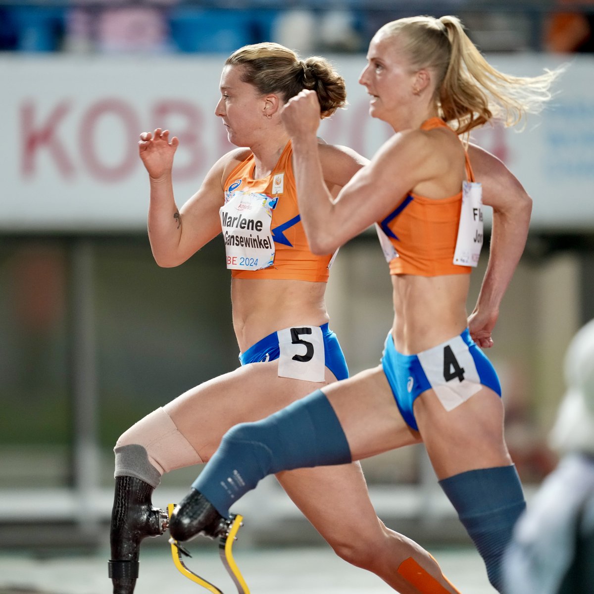 'Concurrenten ben je pas op de baan' ⚔️ @FleurJong_ en @mvGansewinkel zijn trainingsmaatjes en ook elkaars grootste concurrent. In de callroom staan ze nog als één team, maar als eenmaal dat startschot heeft geklonken strijden ze allebei om die ene gouden medaille 🥇 #TeamNL