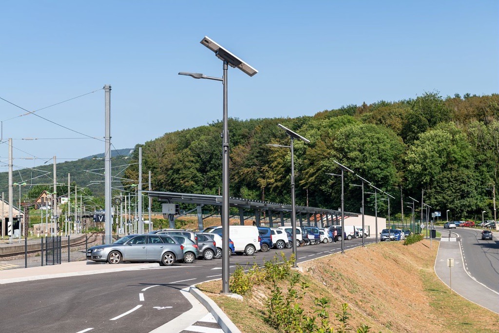 ConnectGares's tweet photo. 🛠Inauguration du Pôle d'Échange Multimodal en gare de Mouchard (@bfc_region)

Désormais, les voyageurs bénéficient d'un accès simple et rapide aux infrastructures et aux services de transport collectifs et partagés🚉 https://t.co/BdeefTlnwF