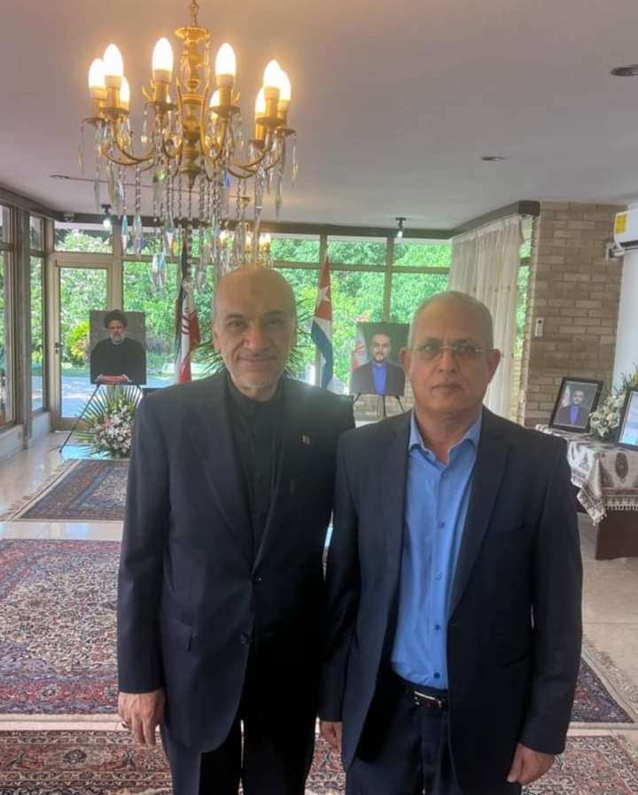 ml_bachir's tweet photo. بعض السفراء والدبلوماسيين الصحراويين يقدمون واجب العزاء للشعب الإيراني بالسفارات الإيرانية، إثر مقتل الرئيس ووزير الخارجية في حادثة تحطم المروحية التي كانت تقلهما رفقة مسؤولين آخرين. https://t.co/aKd3q1nLkU