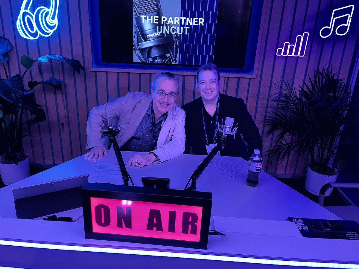 DellTechPartner's tweet photo. ๐๏ธ We are kicking of the #PartnerUNCUT podcast on Day 3 at #DellTechWorld ๐๏ธ
Phil Tee talks to Chris Farrell, @IBM and together they talk about how #DellAPEX AIOps solutions, built on CloudIQ and Moogsoft, now support IBM Instana's real-time, full-stack observability tools. https://t.co/zX1z0ogNZ1