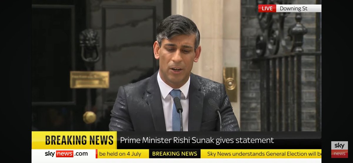 lewis_goodall's tweet photo. All day I’ve thought he couldn’t possibly call a general election in the rain.

This is why. https://t.co/R2wIGl4SYI
